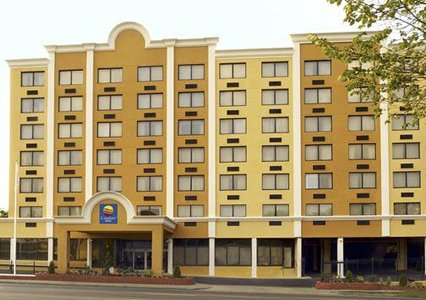 Comfort Inn & Suites Washington 01.[1]